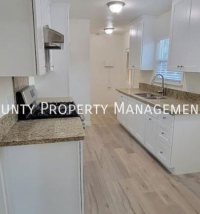 4th image of 706 Lindaraxa Park S