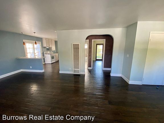 2nd image of 2849 Sioux Ave