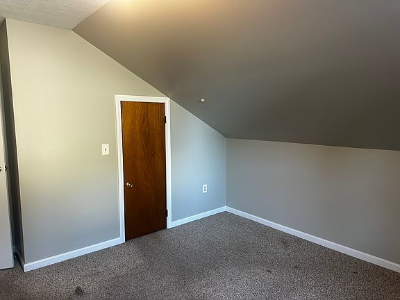 5th image of 214 N Main St APT 2