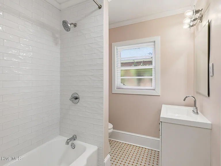 105 Bunn Ave — Photo 21