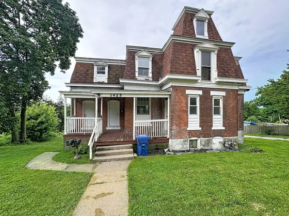 1425 W 10th St, Davenport, IA 52804