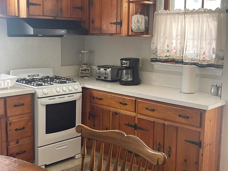 127 Hancock Ave #DOWNSTAIRS — Photo 2