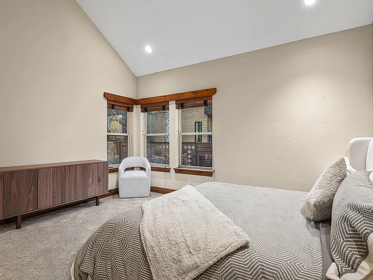 225 Juniper Ct — Photo 19