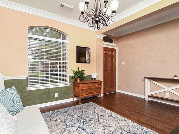5th image of 306 Autumn Creek Ln
