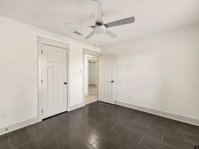 7343 Rockpoint Ln — Photo 17