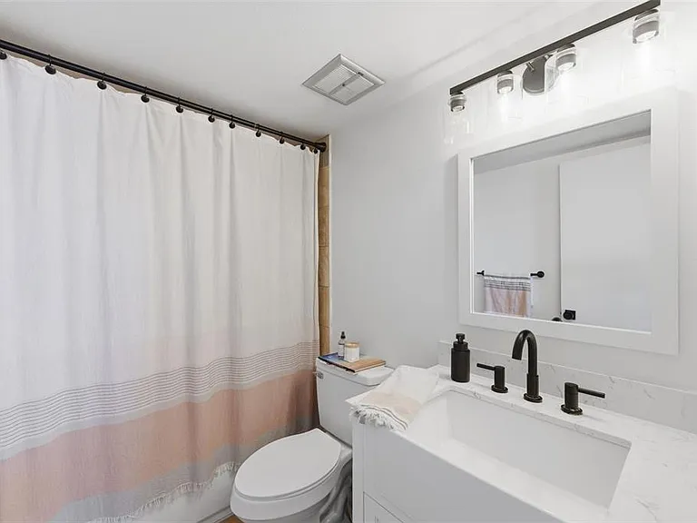 19701 Gulf Blvd #423 — Photo 36