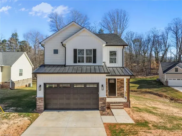 513 Woods Dr, Randleman, NC 27317