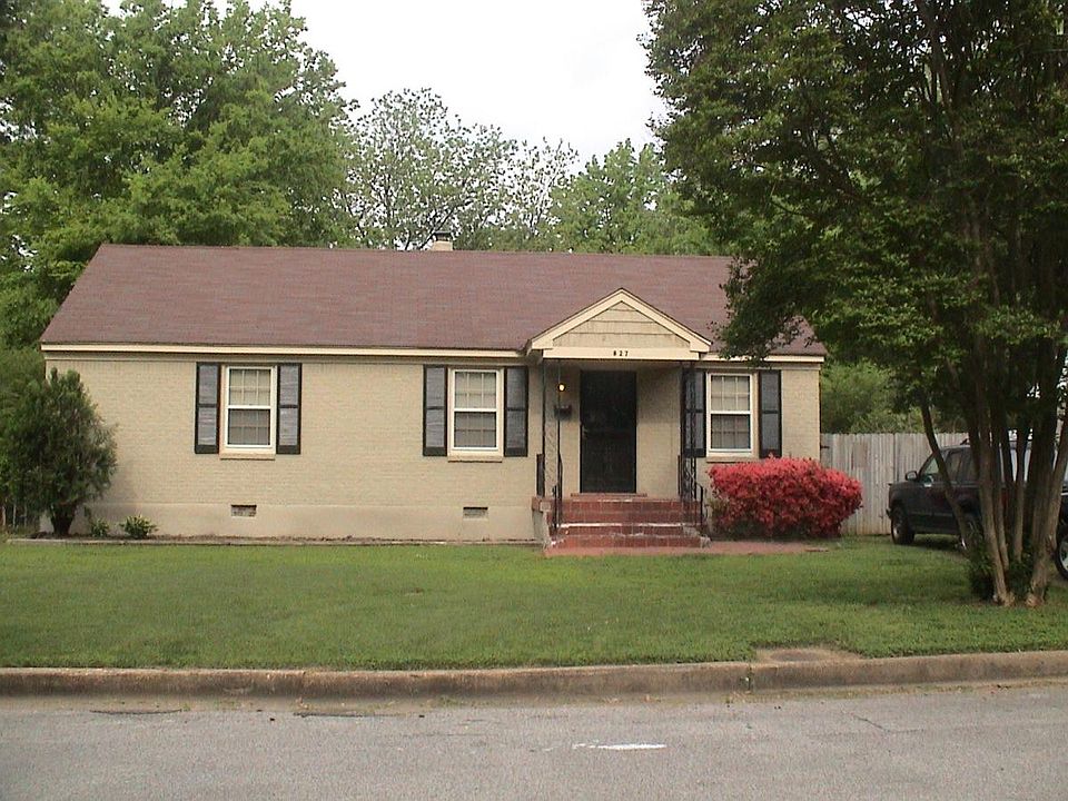 1st image of 827 Saint Nick Dr