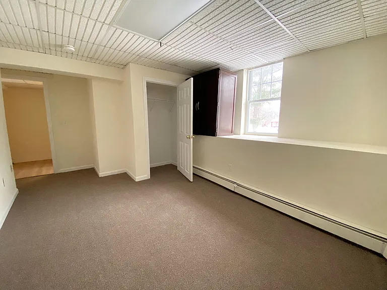 11-17 Sanborn St #15 — Photo 5