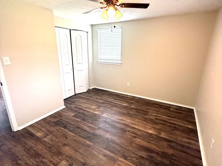 224 Lilac Dr — Photo 5