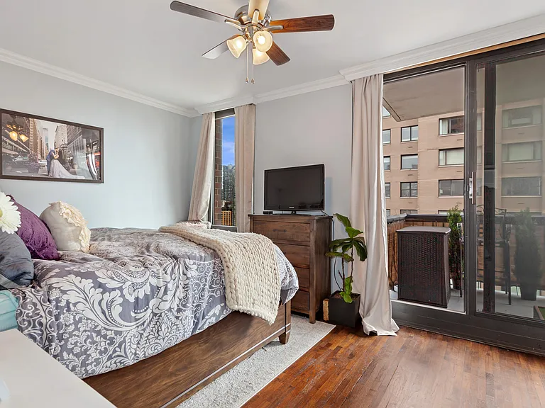52 E End Ave #22B — Photo 4