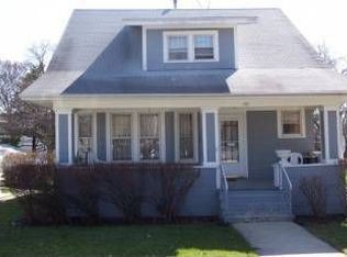 141 S Park St, Roselle, IL 60172