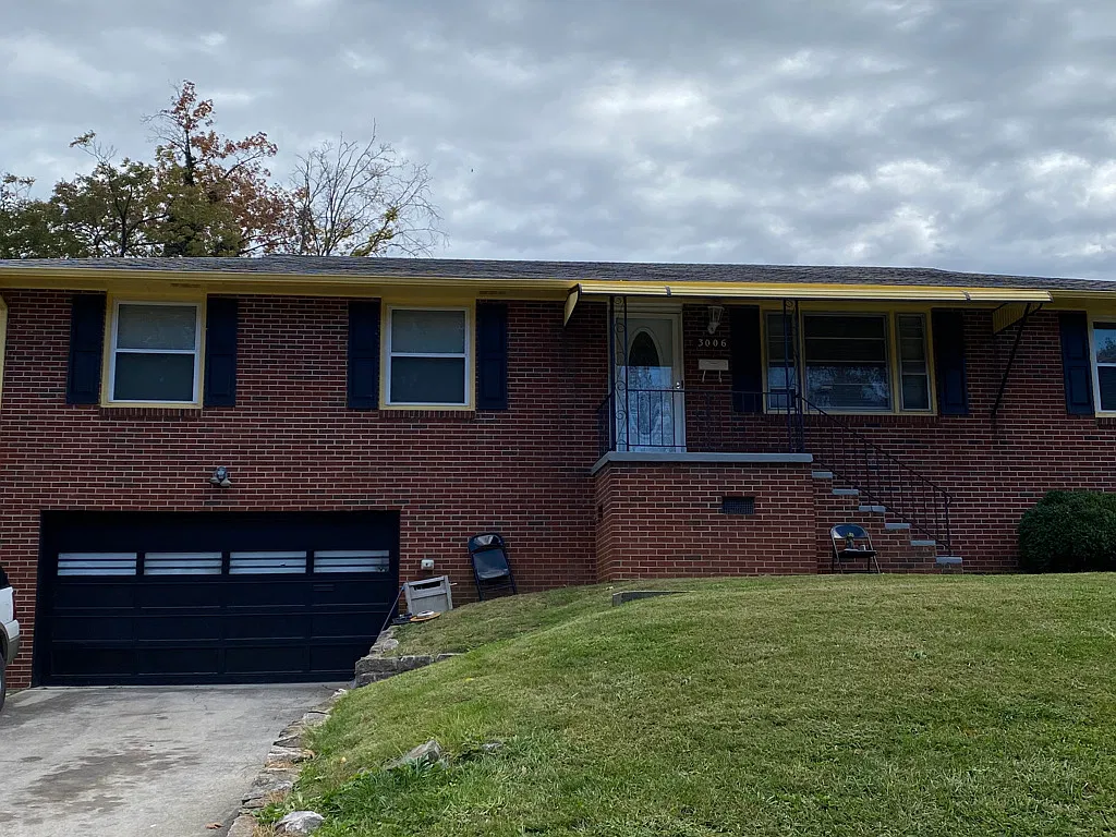 4 bed, 2600 sqft, $2,050 — Photo 1