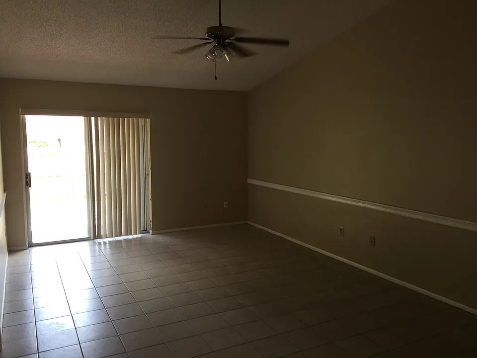 7726 Country Pl