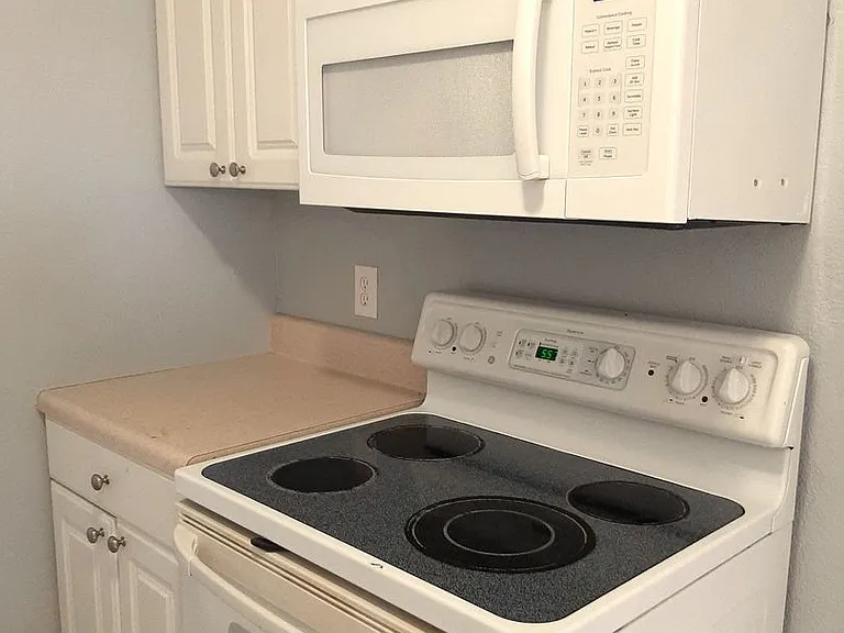 21440 Mallory Ave — Photo 6