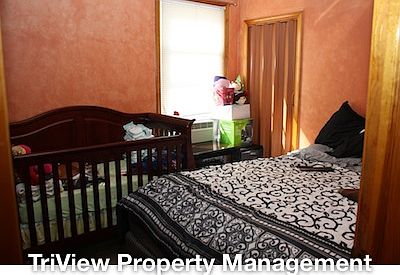 5th image of 4107 W Newport Ave #1