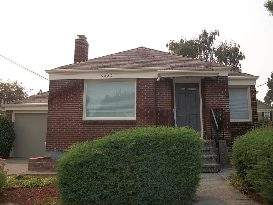 5029 47th Ave NE
