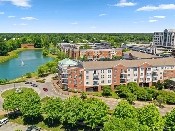 670 Town Center Dr Unit 120, Newport News, VA 23606
