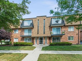 (Undisclosed Address), Oak Lawn, IL 60453
