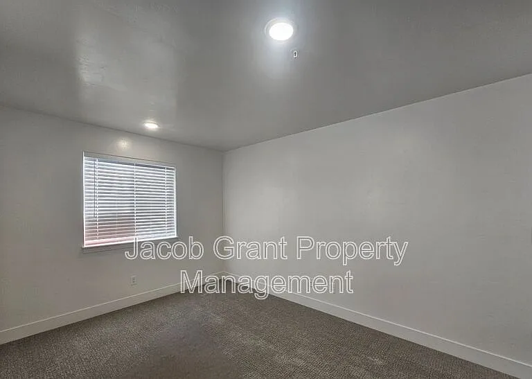 6133 N Freedom Ave #4 — Photo 17