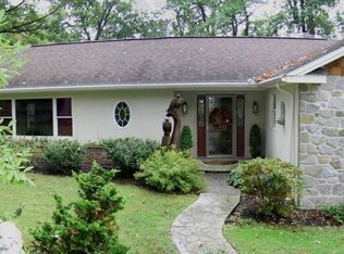 1915 Woodland Rd, York, PA 17403