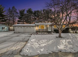 203 Circle Dr, Marshall, MI