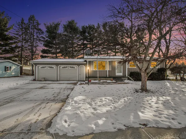 203 Circle Dr, Marshall, MI 49068