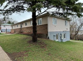 325 9th St APT 5, Howard Lake, MN 55349