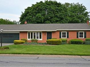 15 Covington Dr, Shrewsbury, PA 17361