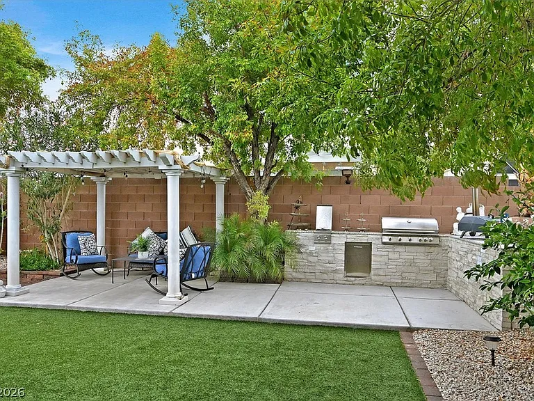 513 Beaconwood St — Photo 30