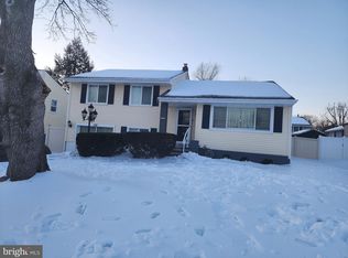 136 Valley Run Dr, Cherry Hill, NJ 08002