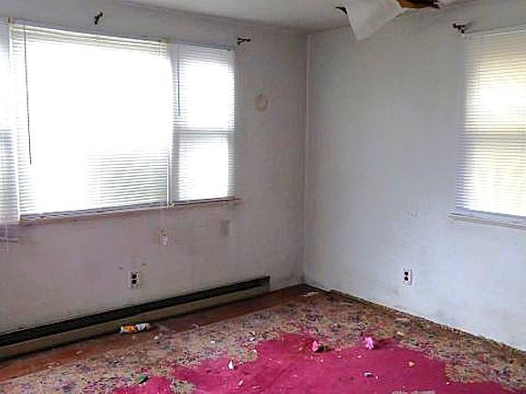 3rd image of 23 E Wilde Ave
