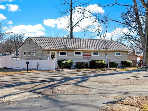 47 E Ireland Dr, North Manchester, IN 46962