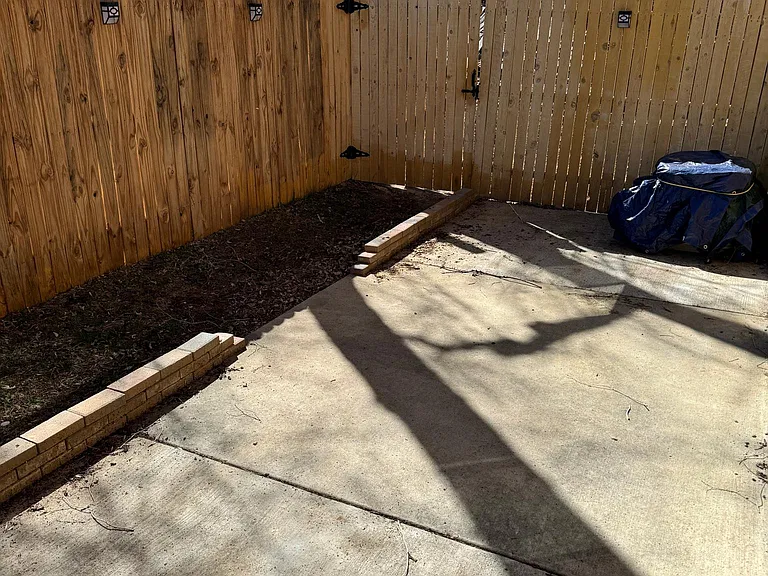 223 S 9th St — Photo 23