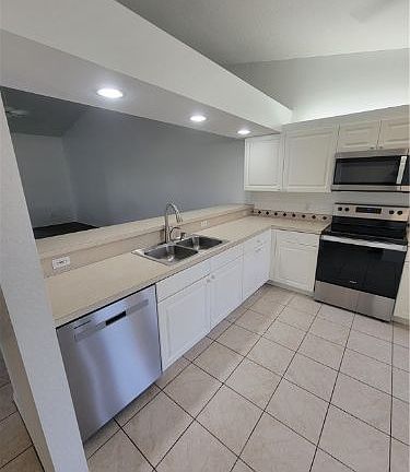 4th image of 5244-5246 S Chiquita Blvd