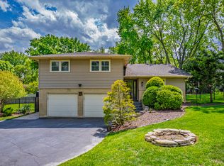 10S220 Alan Rd, Naperville, IL 60564