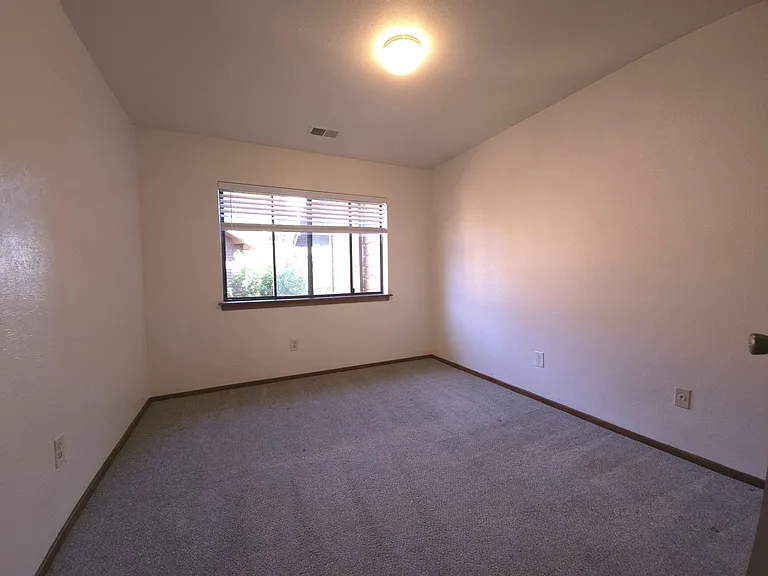 525 Manhattan Dr #201 — Photo 23
