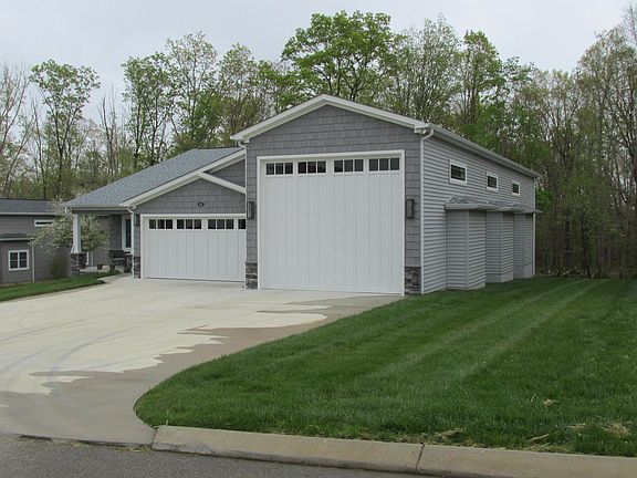 3rd image of 482 Holly Tree Dr