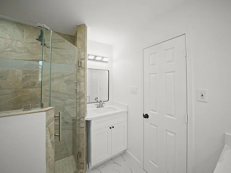 5943 Greenmont Dr — Photo 19