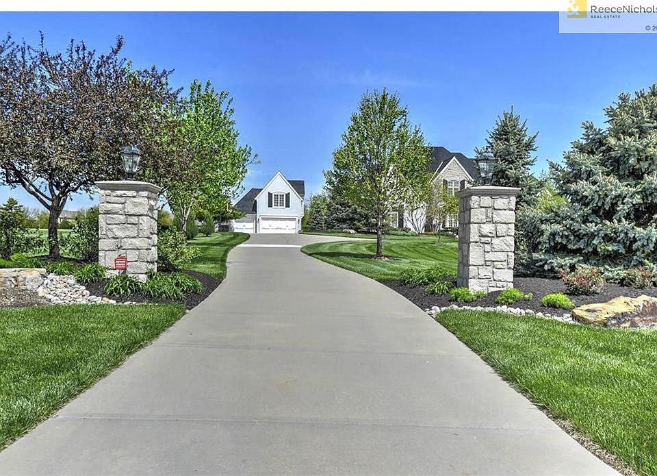 10850 W 164th St, Overland Park, KS 66221 | Zillow