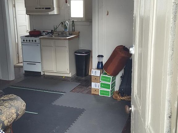 2nd image of 1509 6th St APT 3