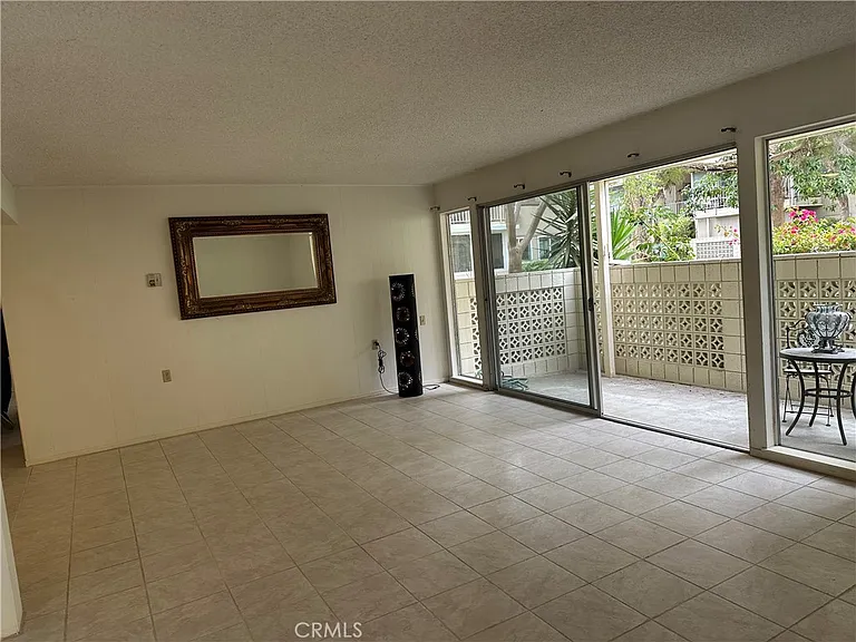 163 Avenida Majorca #B — Photo 8