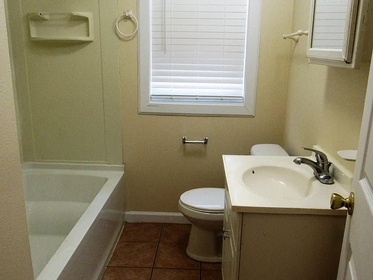134 Saint John Ave — Photo 16