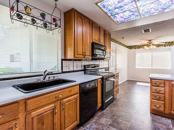 4th image of 1163 Whitehall Way