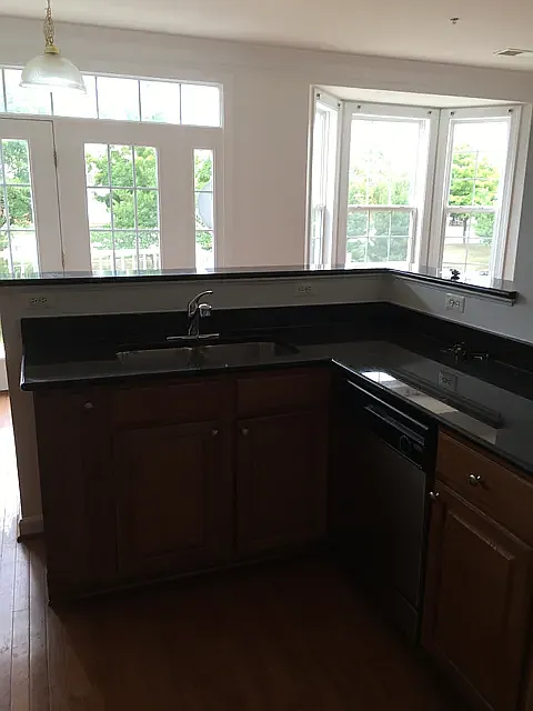3 bed, 2.5 bath, 1634 sqft, $2,650 — Photo 2