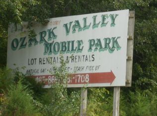 909 N 9th St, Ozark, MO 65721