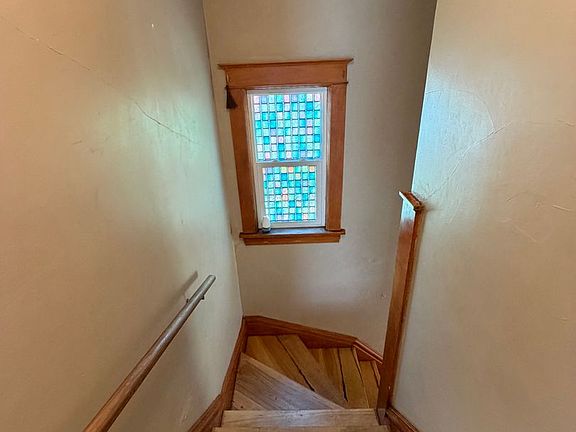 3rd image of 409 N 51st Ave W