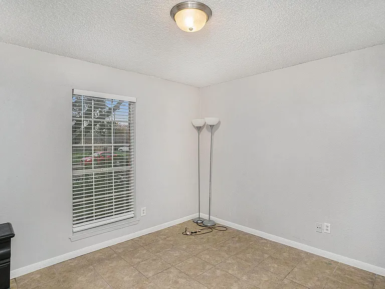 17306 Fife Ln — Photo 17