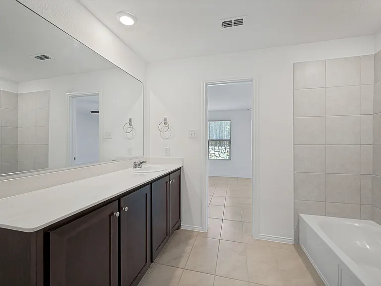 14045 Ilderton St — Photo 7