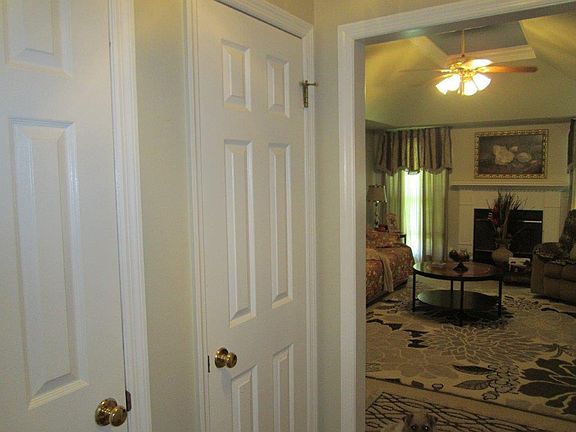 2nd image of 1211 Woodbridge Dr